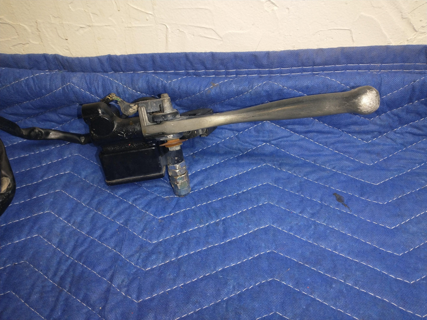 1994 HONDA XR250L FRONT BRAKE MASTER CYLINDER W/ LEVER