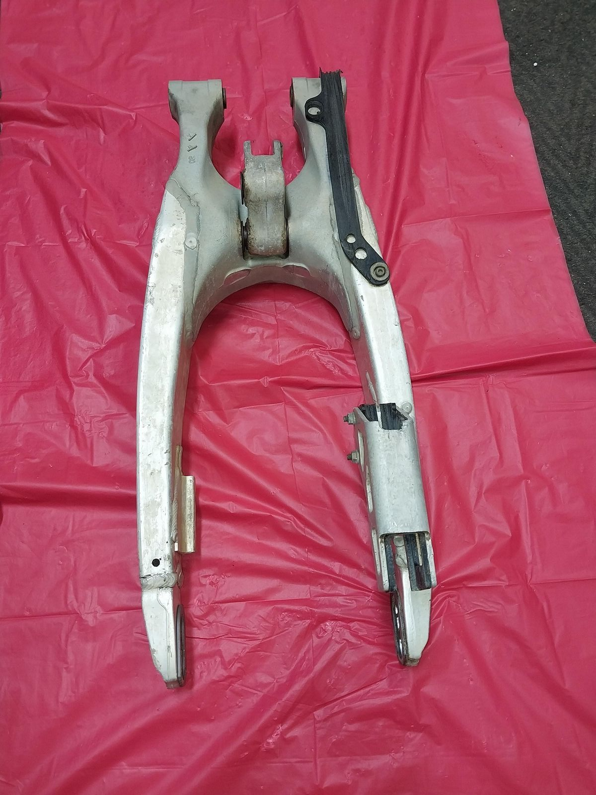 YAMAHA SWINGARM SWING ARM SUSPENSION 5UN-22110-00-00