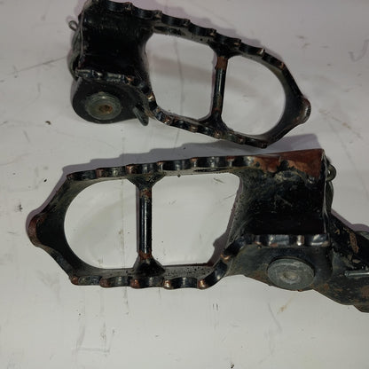 1994 HONDA XR250L LEFT RIGHT FOOT RESTS PEGS 