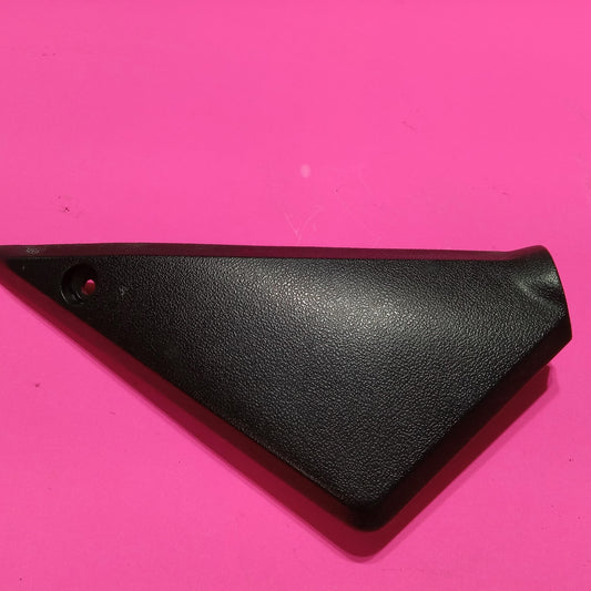 1995 SUZUKI BANDIT 600 BLACK  PLASTIC RIGHT  GAS FUEL TANK PANELS COVERS TRIM
