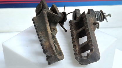 OEM 1979 1980 Suzuki PE250 Foot Pegs