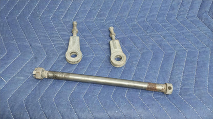 YAMAHA REAR AXLE BACK WHEEL RIM PIVOT BOLT AXEL 401-25381-00-00
