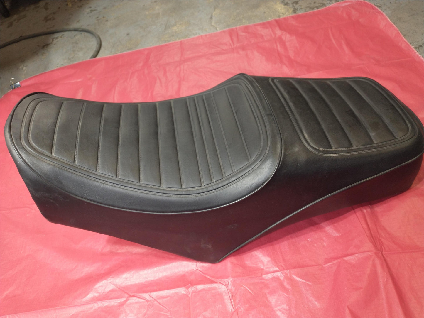1982 YAMAHA VIRAGO 750 OEM FRONT DRIVERS SEAT
