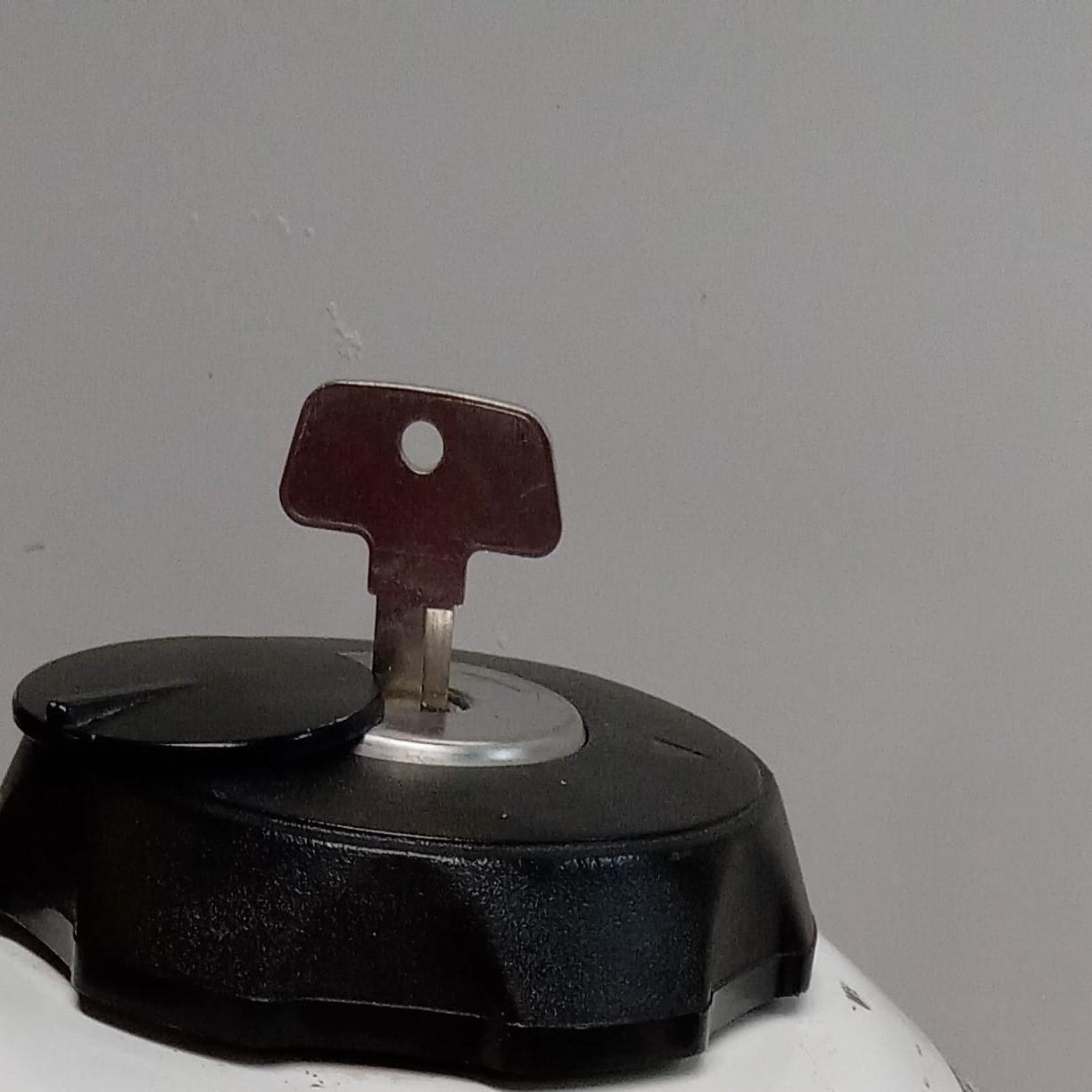 1991 HONDA XR250L OEM GAS TANK FUEL CELL CAP W KEY