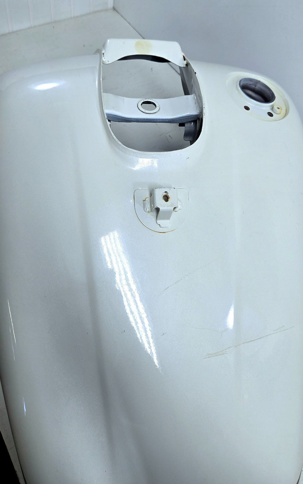 97 Kawasaki Vulcan 1500 OEM Fuel Tank Alpine White/Chateau Grey 51080-5296