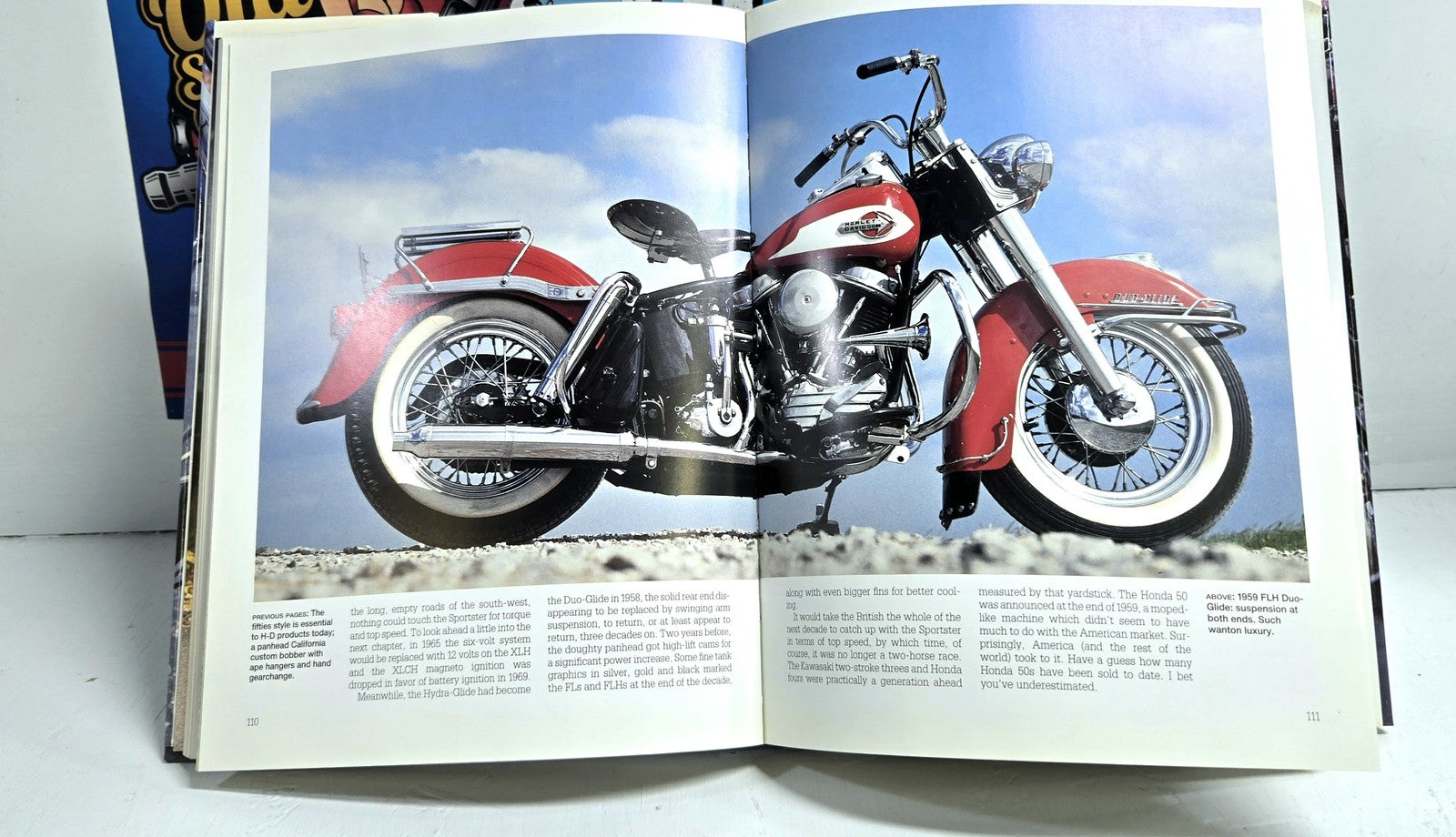 Harley-Davidson : An Illustrated History by Shaun Barrington (1994, Hardcover)