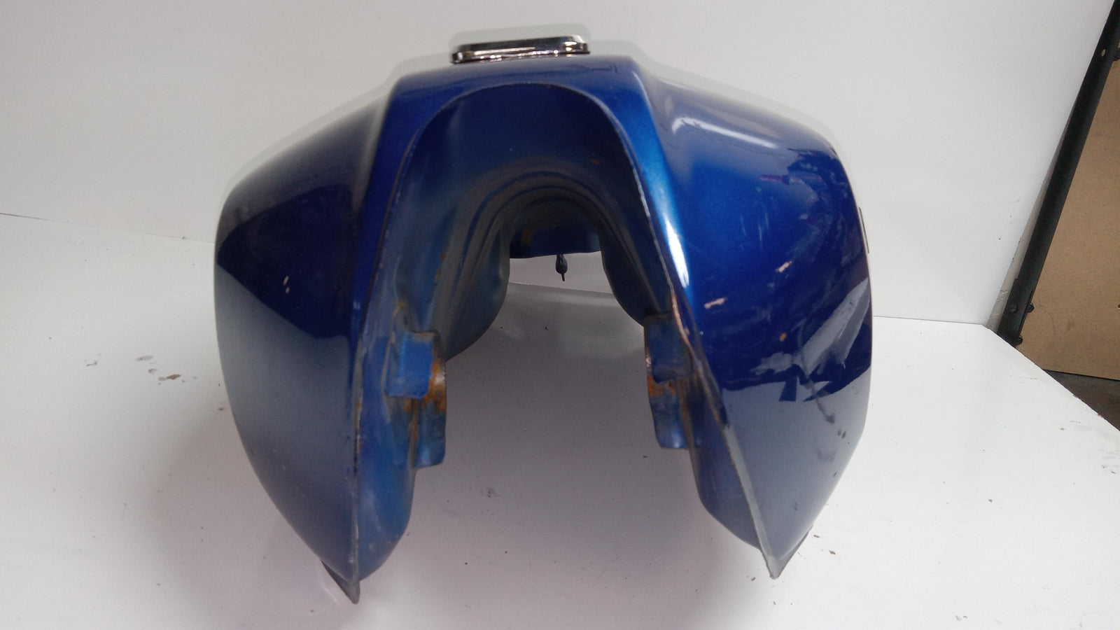 1981 KAWASAKI KZ750E OEM GAS TANK FUEL PETROL RESERVOIR