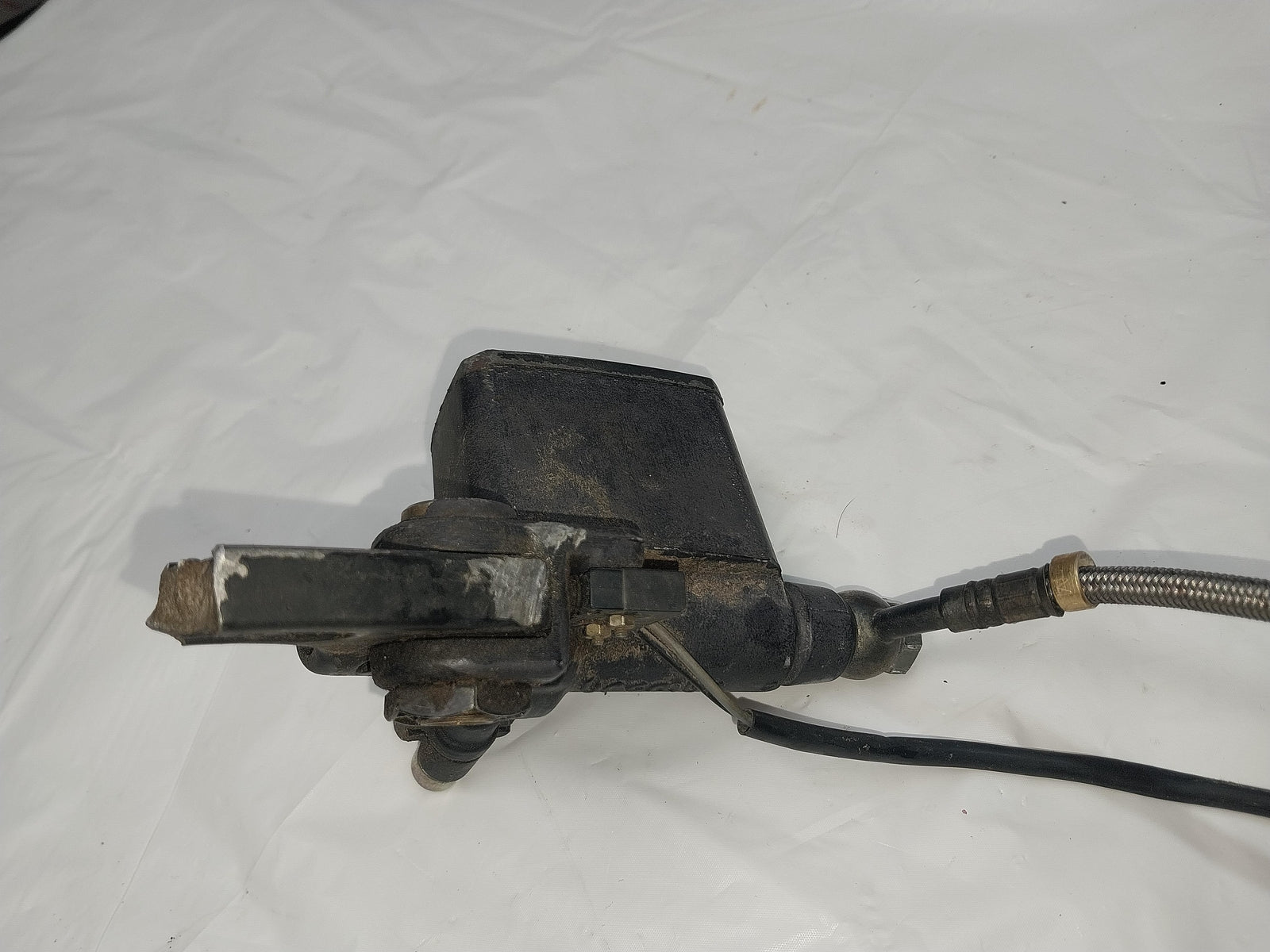 1994 DUCATI M900 MONSTER FRONT BRAKE MASTER CYLINDER