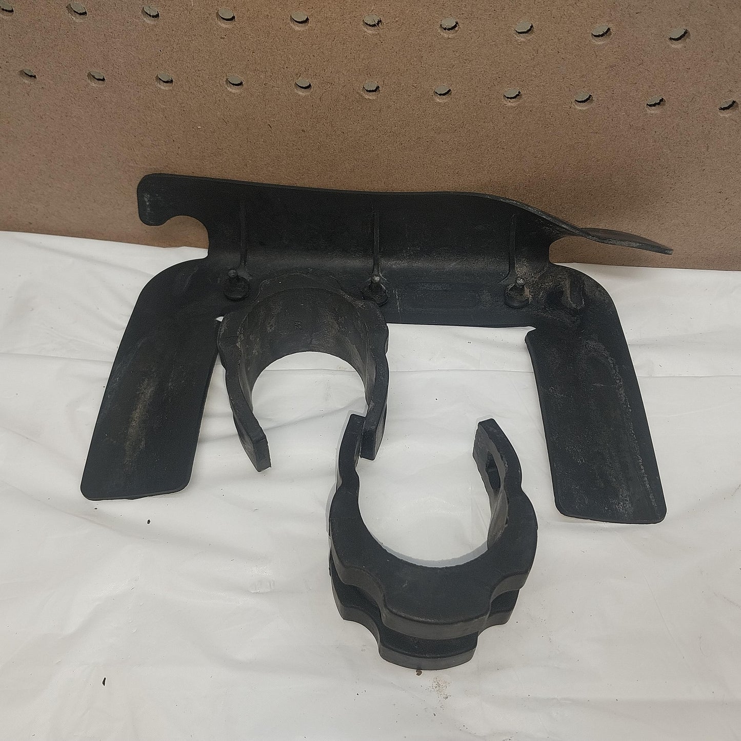 1993 HONDA XR200R  fuel tank rubber mount