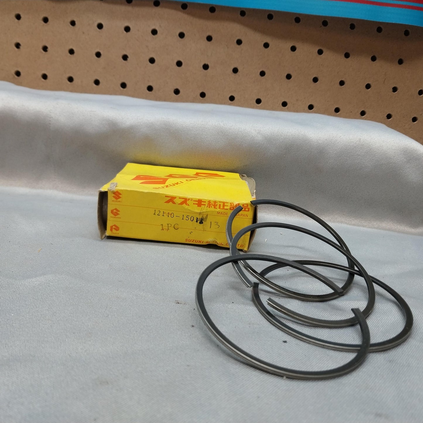 ORIGINAL SUZUKI T500 TM250 TS250 PISTON RING SET  12140-15011