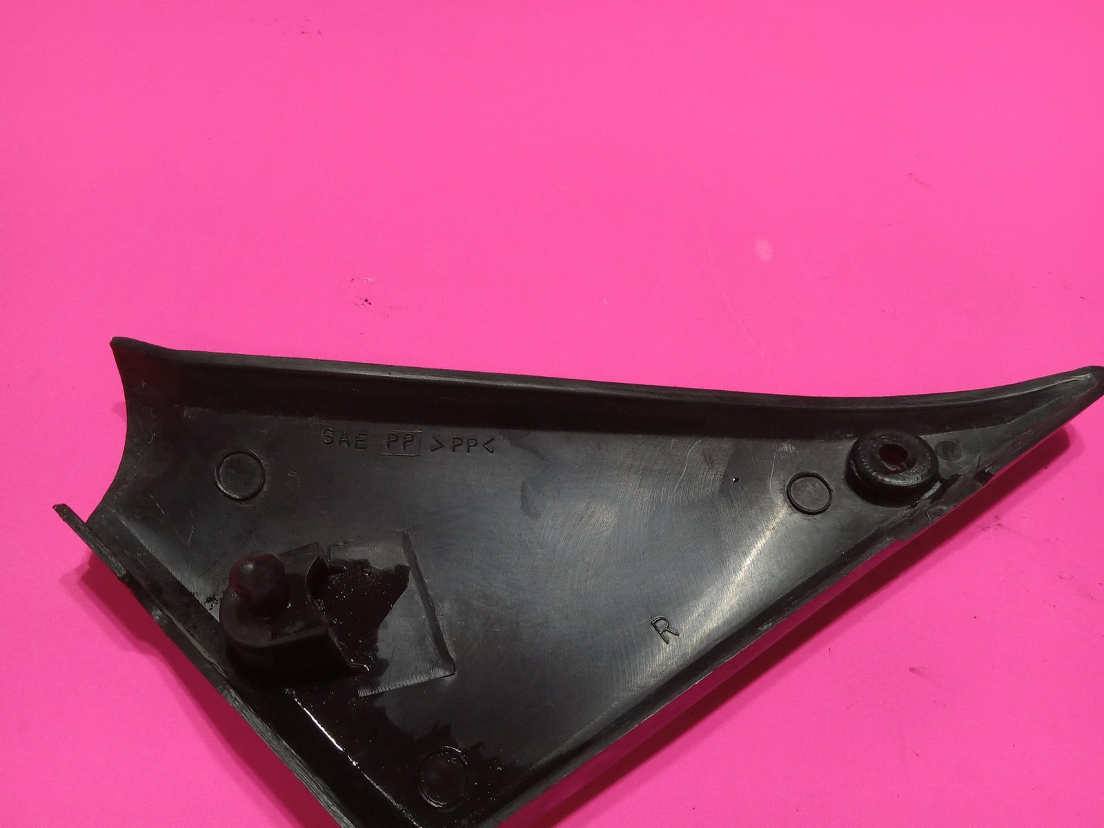 1995 SUZUKI BANDIT 600 BLACK  PLASTIC RIGHT  GAS FUEL TANK PANELS COVERS TRIM