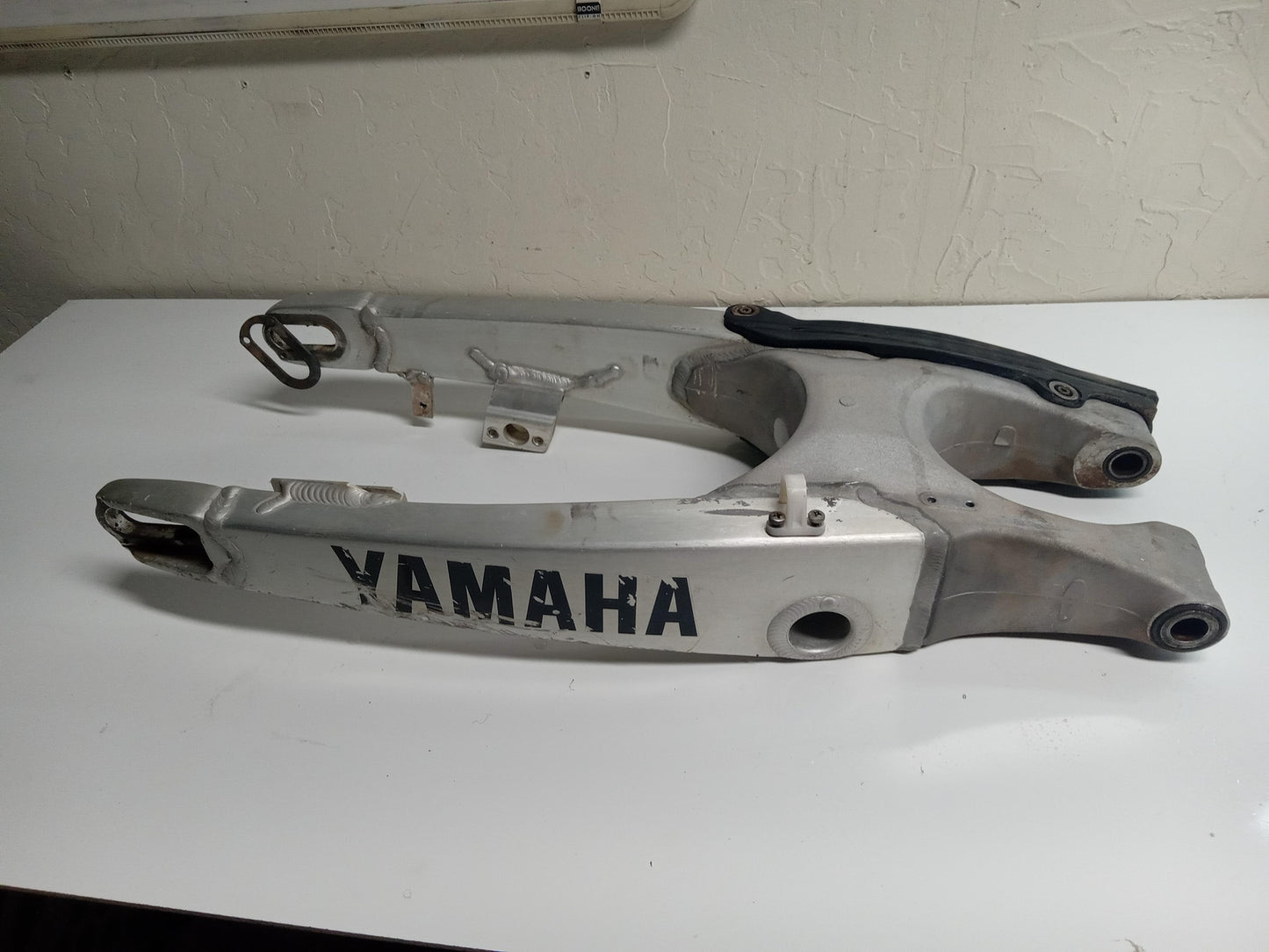 YAMAHA OEM SWINGARM SWING ARM SUSPENSION 5UN-22110-00-00