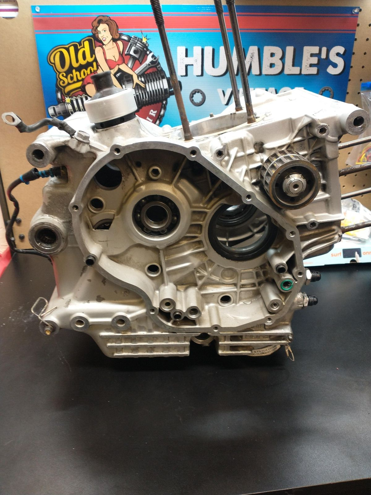 1995 DUCATI M900 MONSTER ENGINE MOTOR CRANKCASE CRANK CASES BLOCK