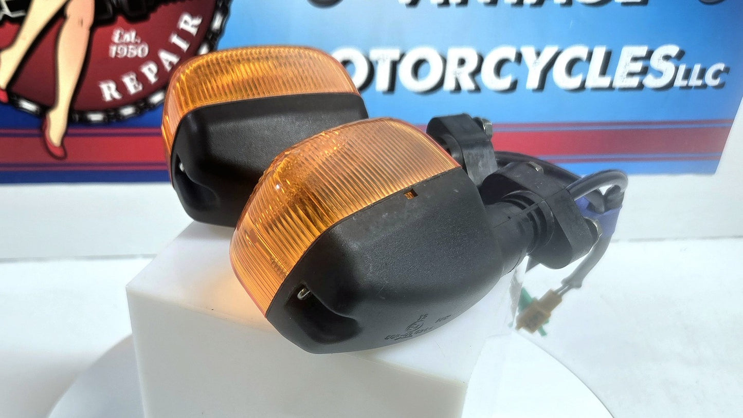 04 to 09 Yamaha XC125 Rear Turn Signals OEM (Pair)