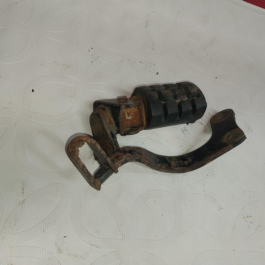 1976 KAWASAKI KE175 OEM RIGHT REARSET BRAKE FOOT PEDAL and peg 
