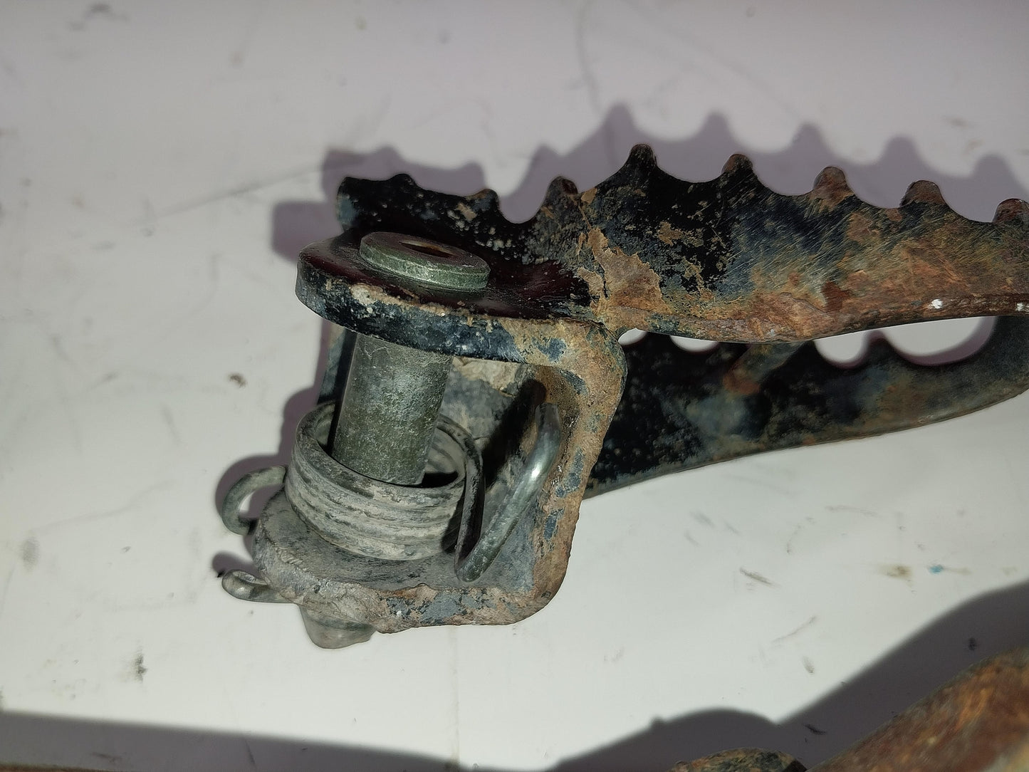 1994 HONDA XR250L LEFT RIGHT FOOT RESTS PEGS 