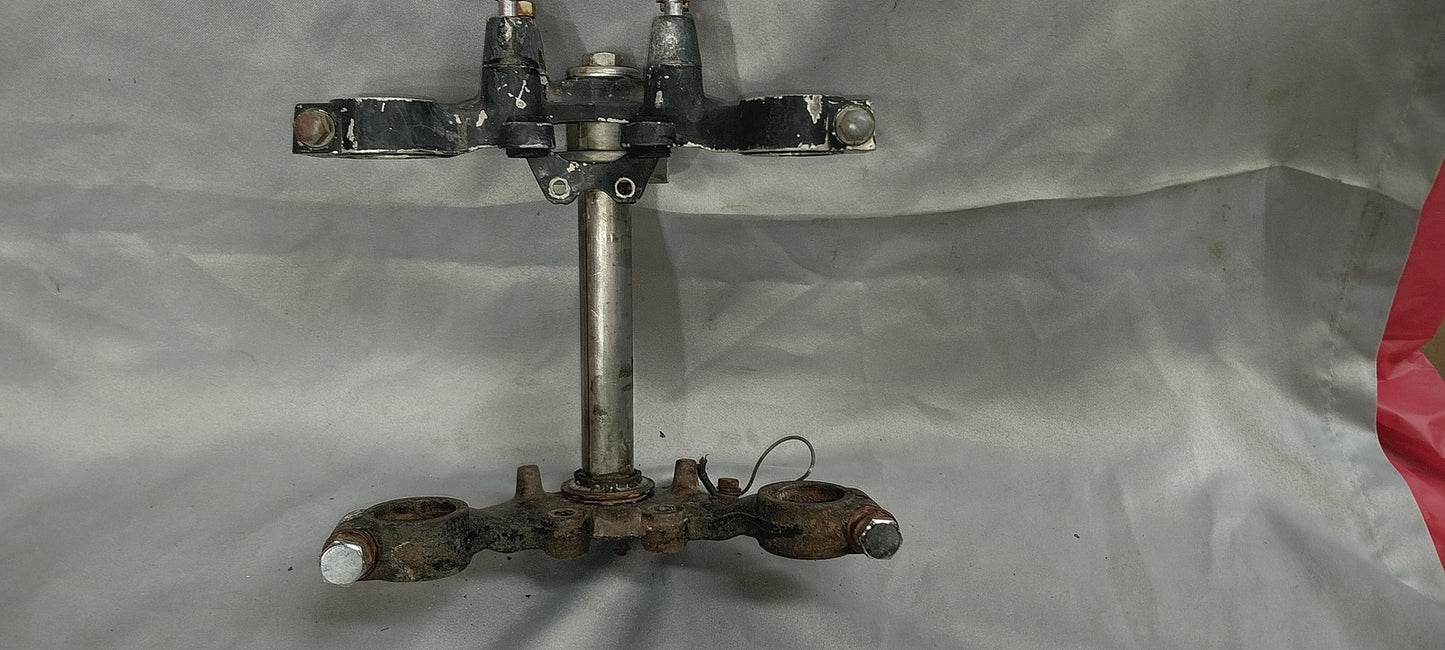 1971 KAWASAKI F8 FRONT FORKS LOWER UPPER TRIPLE TREE STEM CLAMP