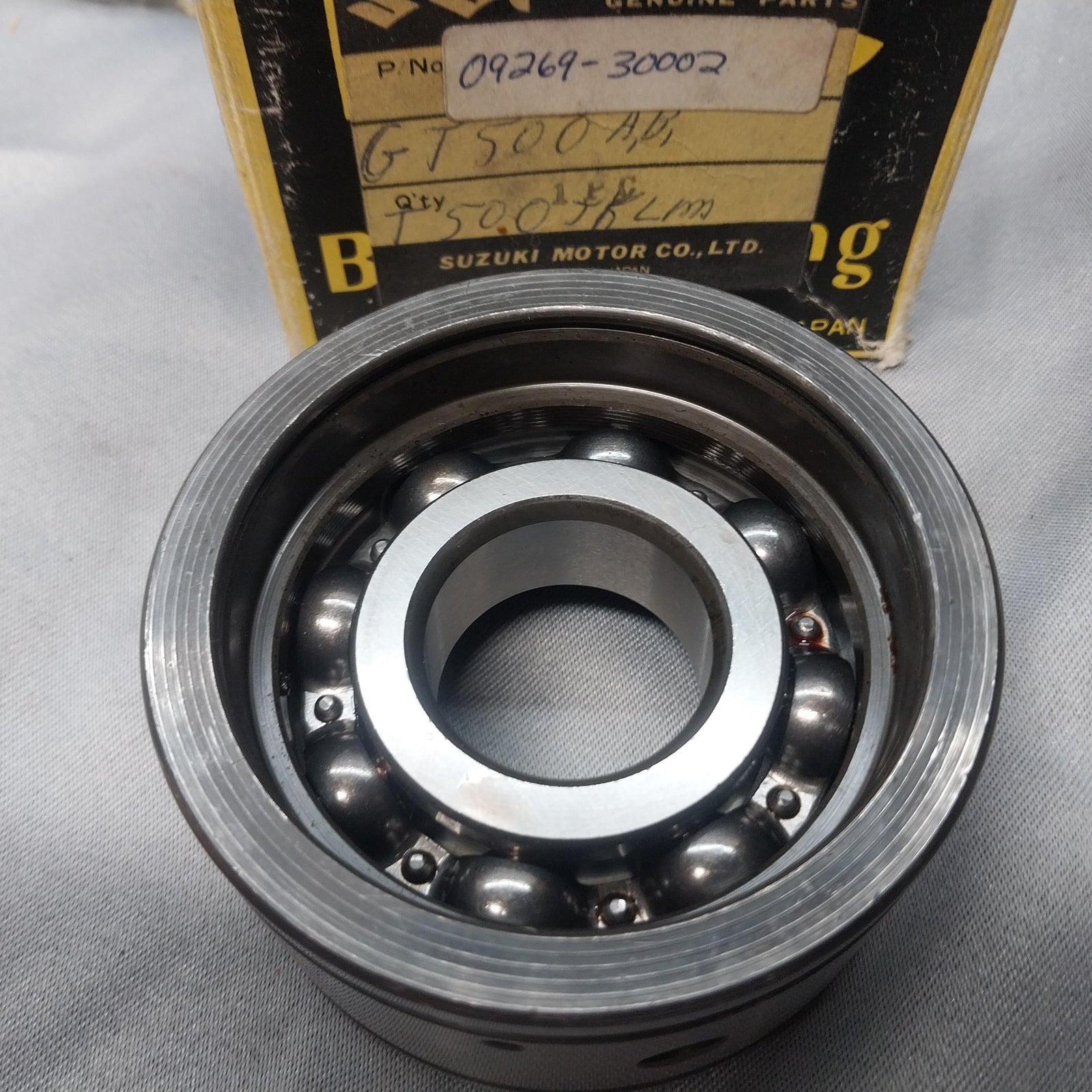  SUZUKI 09269-30002 CRANKSHAFT  BEARING, MIDDLE | A,B