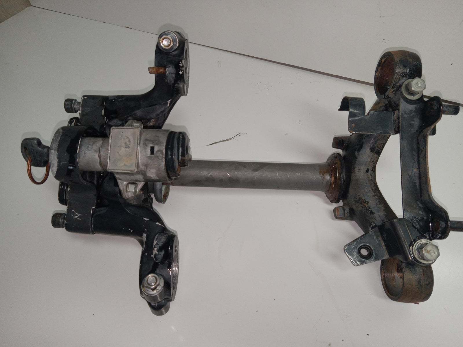 1979 HONDA CX500 OEM IGNITION LOCK W KEY and triple tree assembly