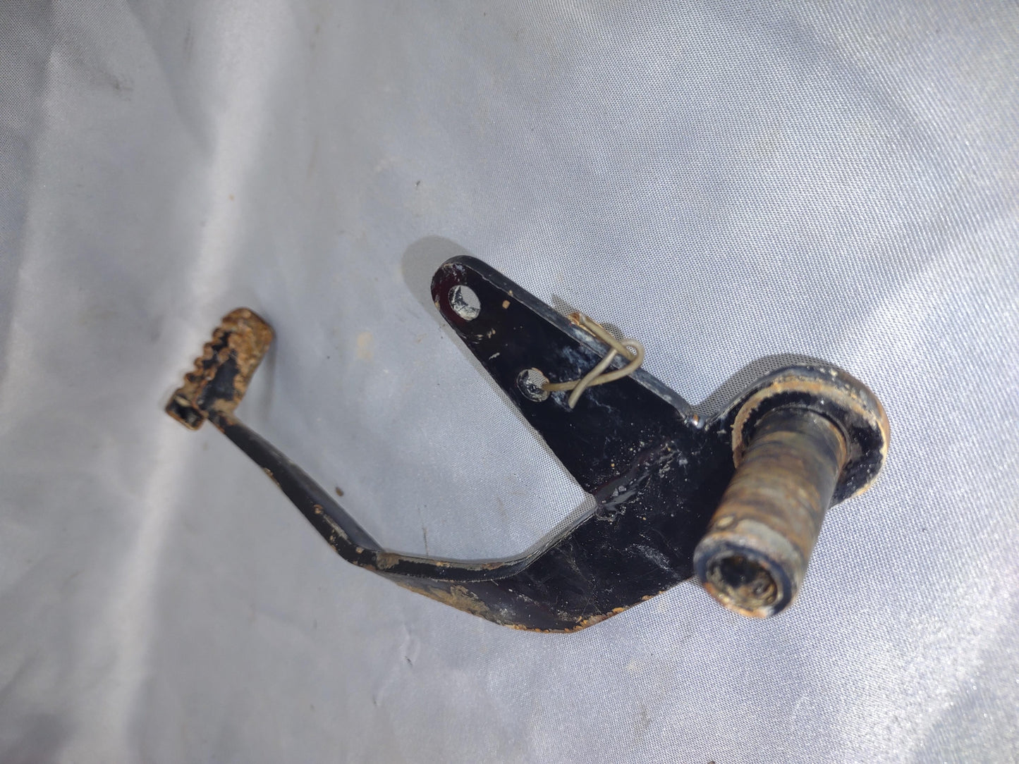 1971 ORIGINAL  KAWASAKI F8 RIGHT REARSET BRAKE FOOT PEDAL