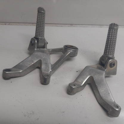 1997 YAMAHA YZF750R OEM REAR BACK PASSENGER PEG SET PAIR