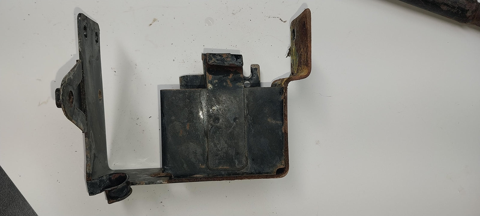1971 KAWASAKI F8 BATTERY TRAY BOX