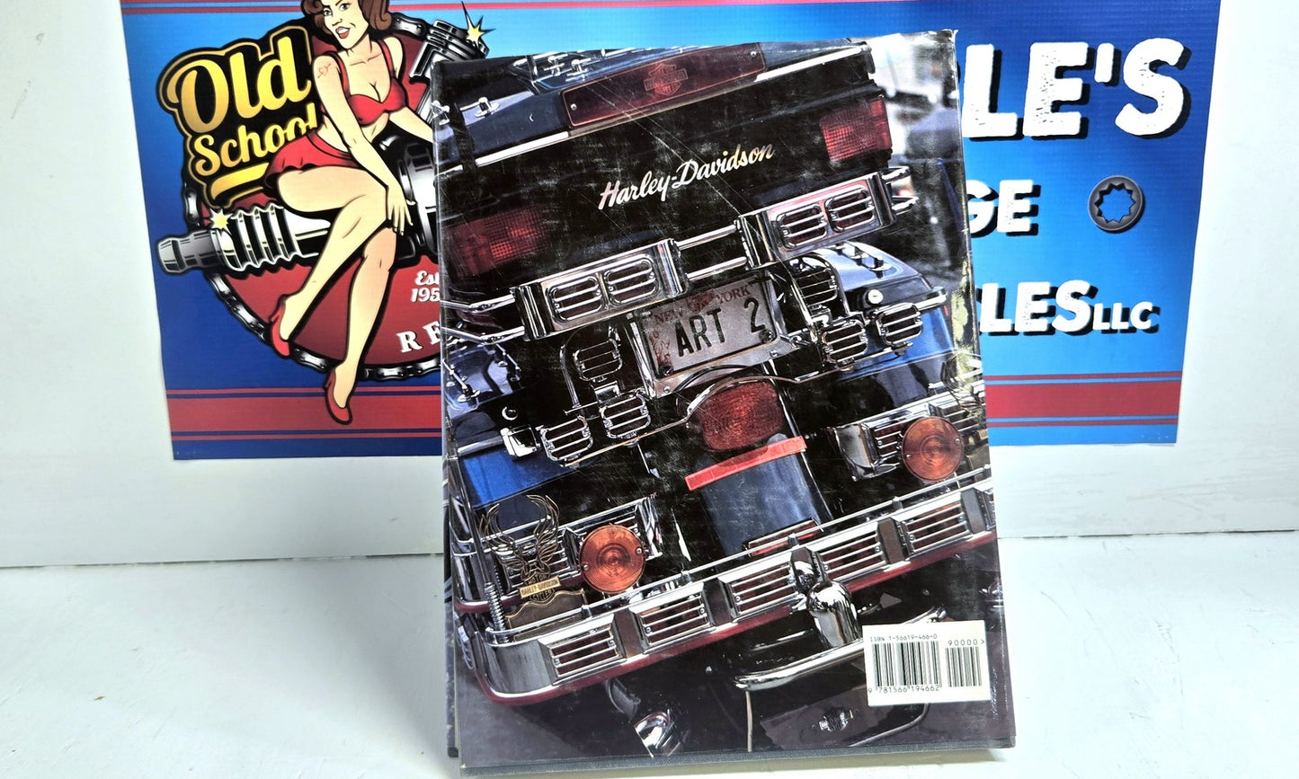 Harley-Davidson : An Illustrated History by Shaun Barrington (1994, Hardcover)