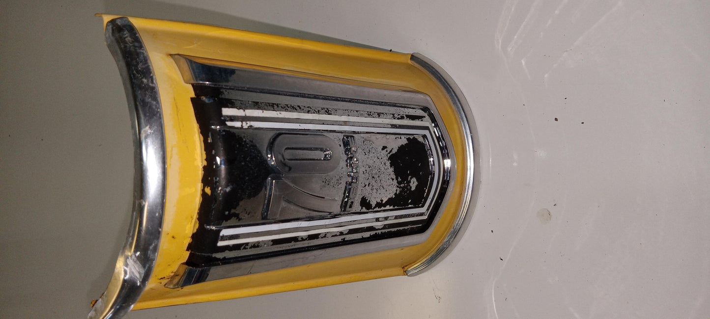 1981 HONDA Passport C70fork cover emblem