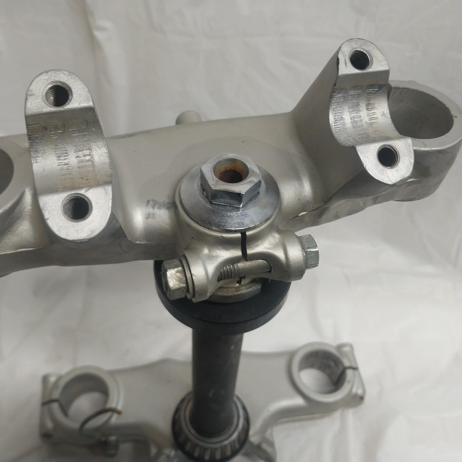 1980 SUZUKI PE400 OEM FRONT FORKS LOWER UPPER TRIPLE TREE STEM CLAMP