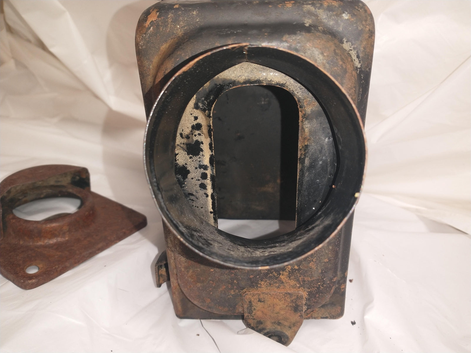 1976 KAWASAKI KE175 OEM AIR CLEANER CASE with battery box