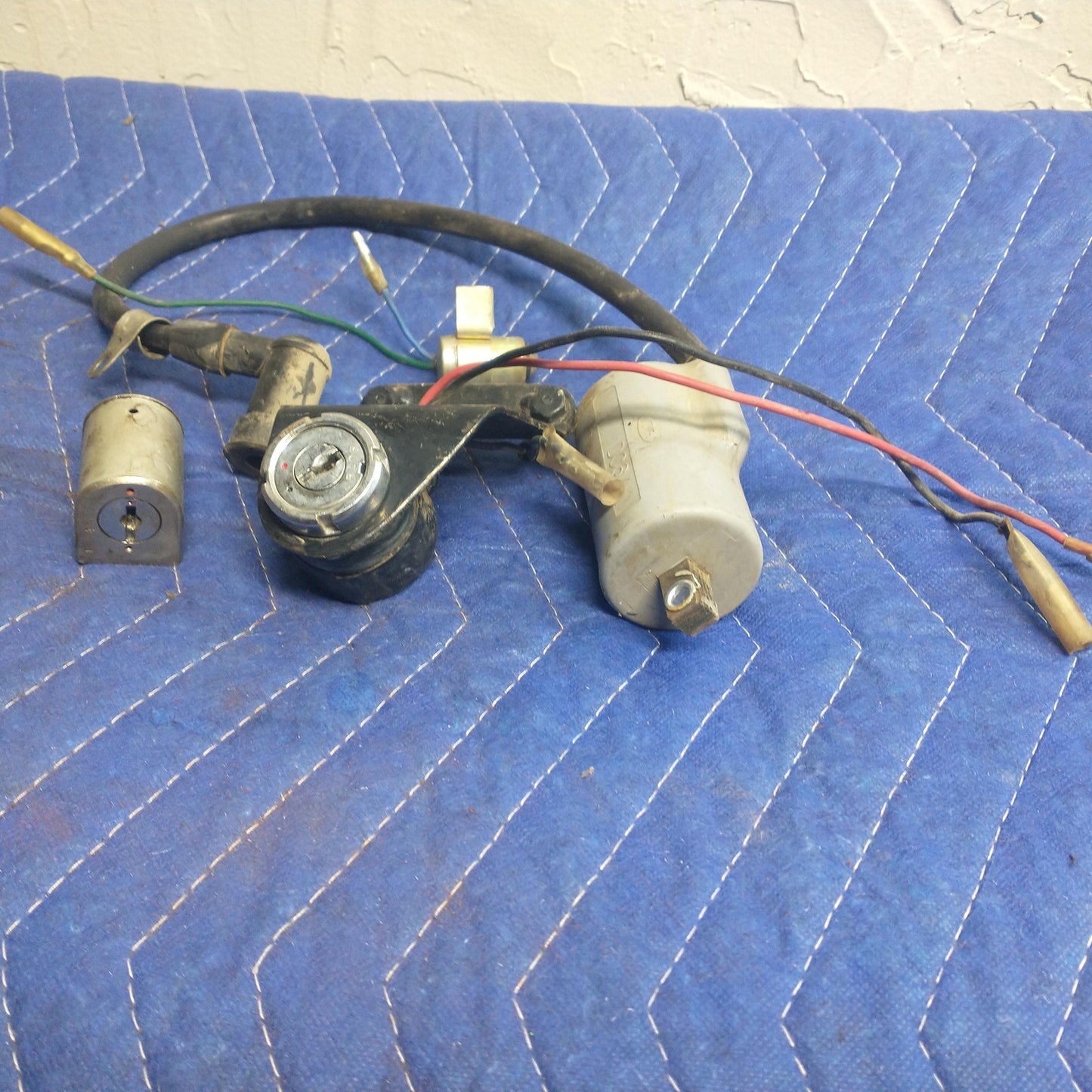 1971 HONDA CL100S OEM IGNITION LOCK WITH COIL AND OTHER VARIOUS WIRING    LOT