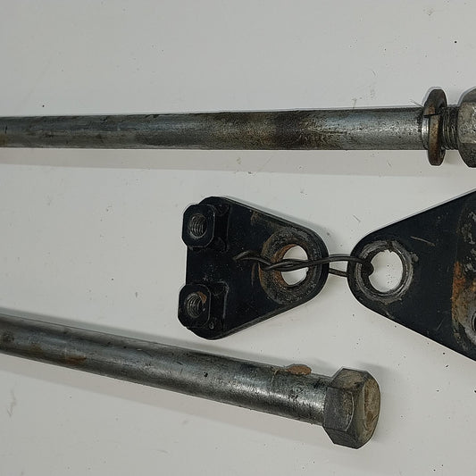 1971 KAWASAKI F8 ENGINE MOUNTING BOLTS HARDWARE MOTOR SCREWS