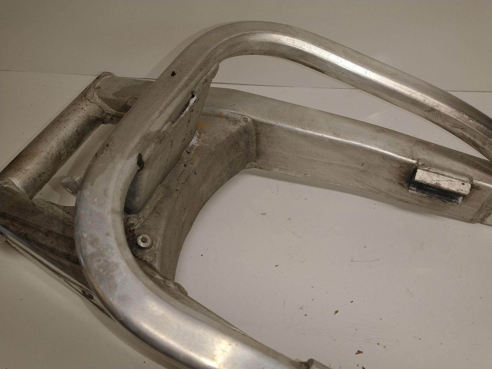 1999 HONDA CBR900RR OEM REAR SWINGARM BACK SUSPENSION SWING ARM