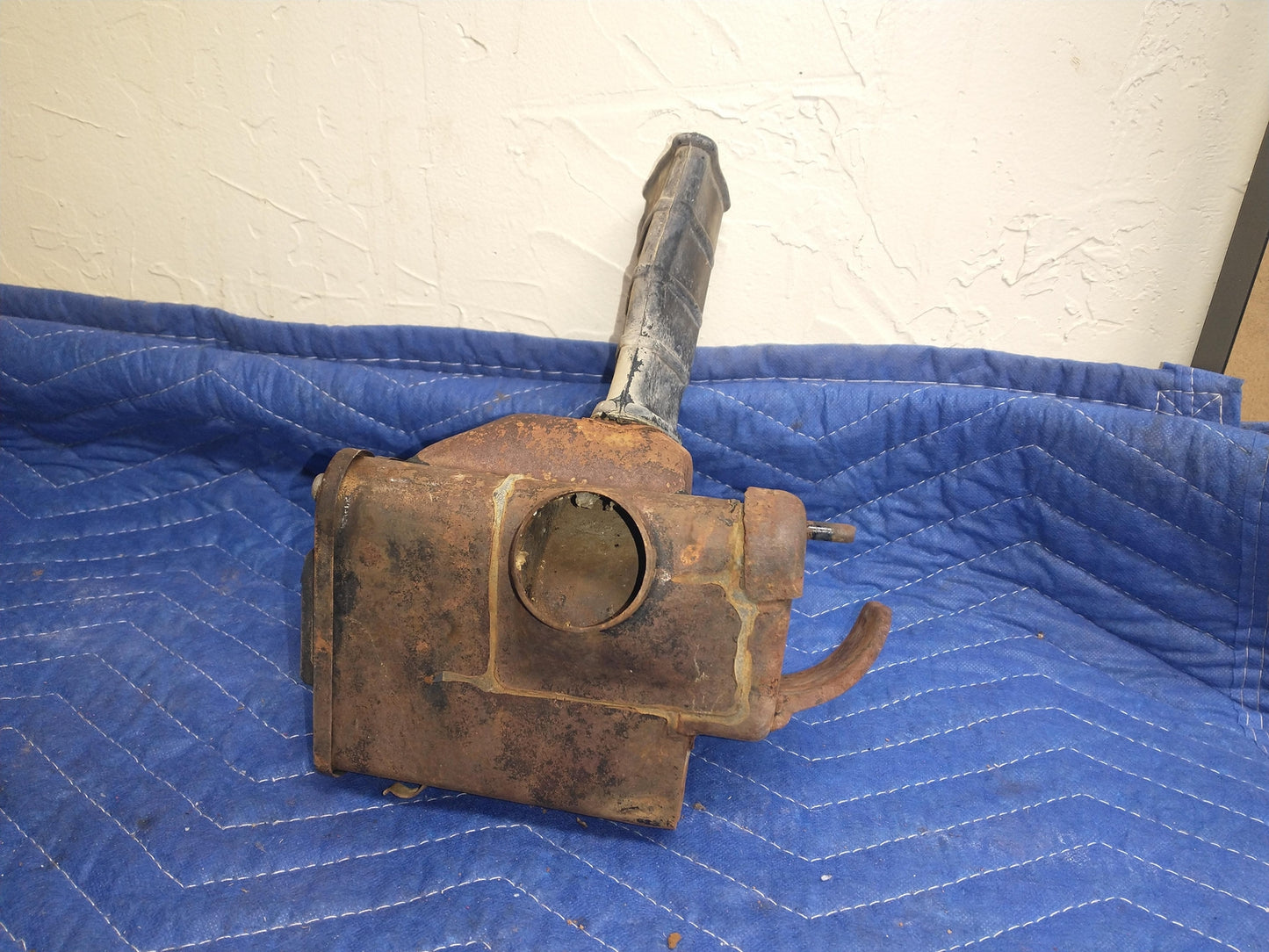 1974 YAMAHA DT175 OEM AIR CLEANER CASE 