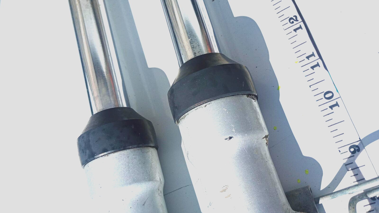 1980 YAMAHA MX100 OEM RIGHT LEFT FRONT SUSPENSION FORKS SHOCKS