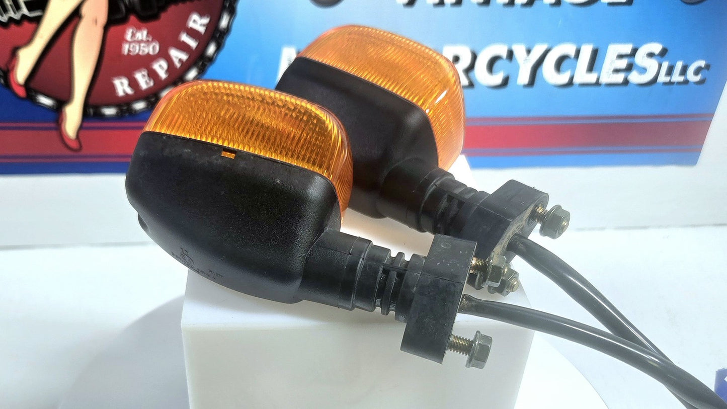 04 to 09 Yamaha XC125 Rear Turn Signals OEM (Pair)