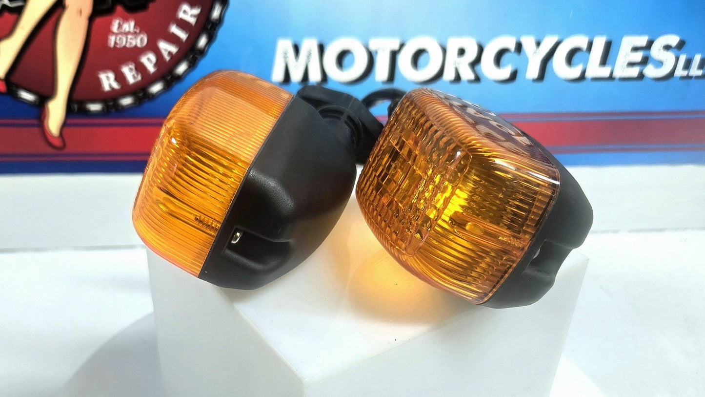 04 to 09 Yamaha XC125 Rear Turn Signals OEM (Pair)