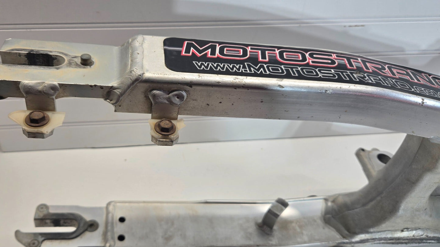 1991 - 1996 Honda XR250L Rear Swingarm Wheel Mount Frame