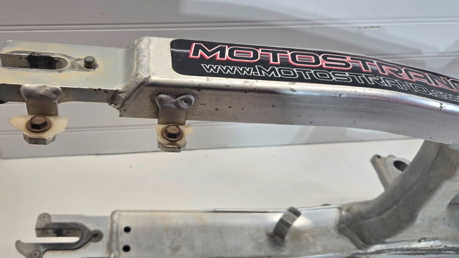 1991 - 1996 Honda XR250L Rear Swingarm Wheel Mount Frame