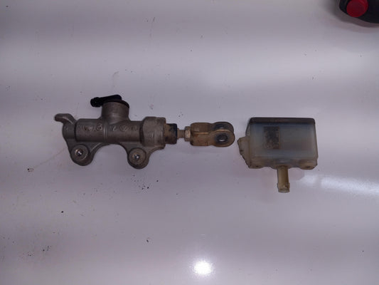 YAMAHA WR400F YZ400 YZ400F OEM REAR BACK BRAKE MASTER CYLINDER W RESERVOIR