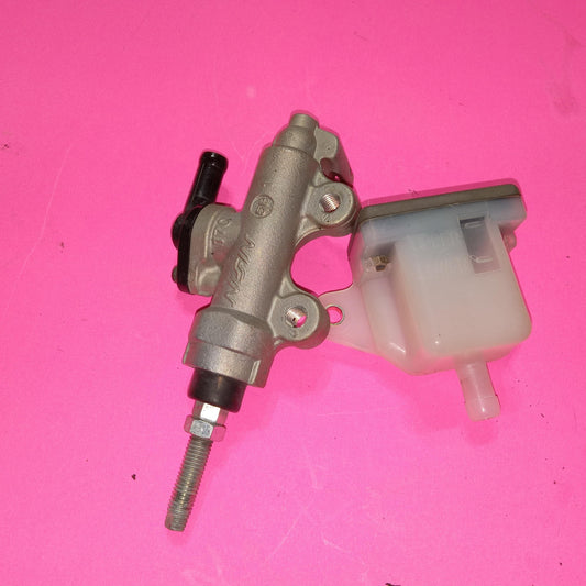1995 SUZUKI BANDIT 600 OEM REAR BACK BRAKE MASTER CYLINDER W RESERVOIR