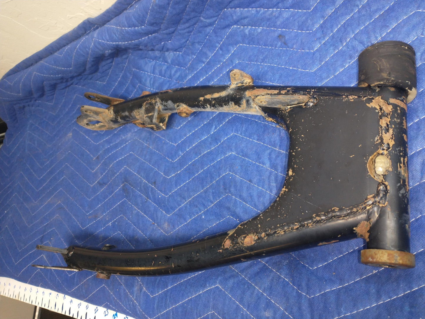 1974 YAMAHA DT175 OEM SWINGARM SWING ARM SUSPENSION
