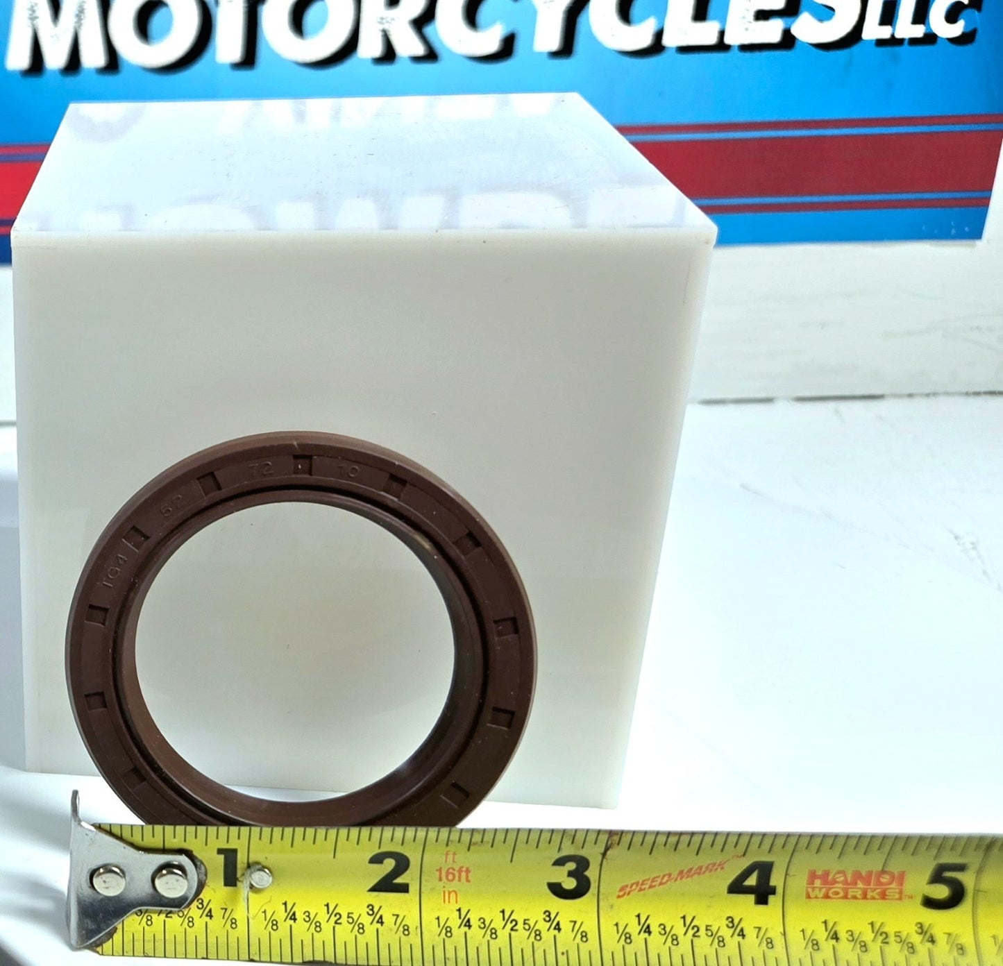 Oil Seal Seal Ring Rotary Shaft Seal FKM Rubber 52x72x10mm Brown 1 pc New