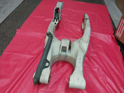 YAMAHA SWINGARM SWING ARM SUSPENSION 5UN-22110-00-00