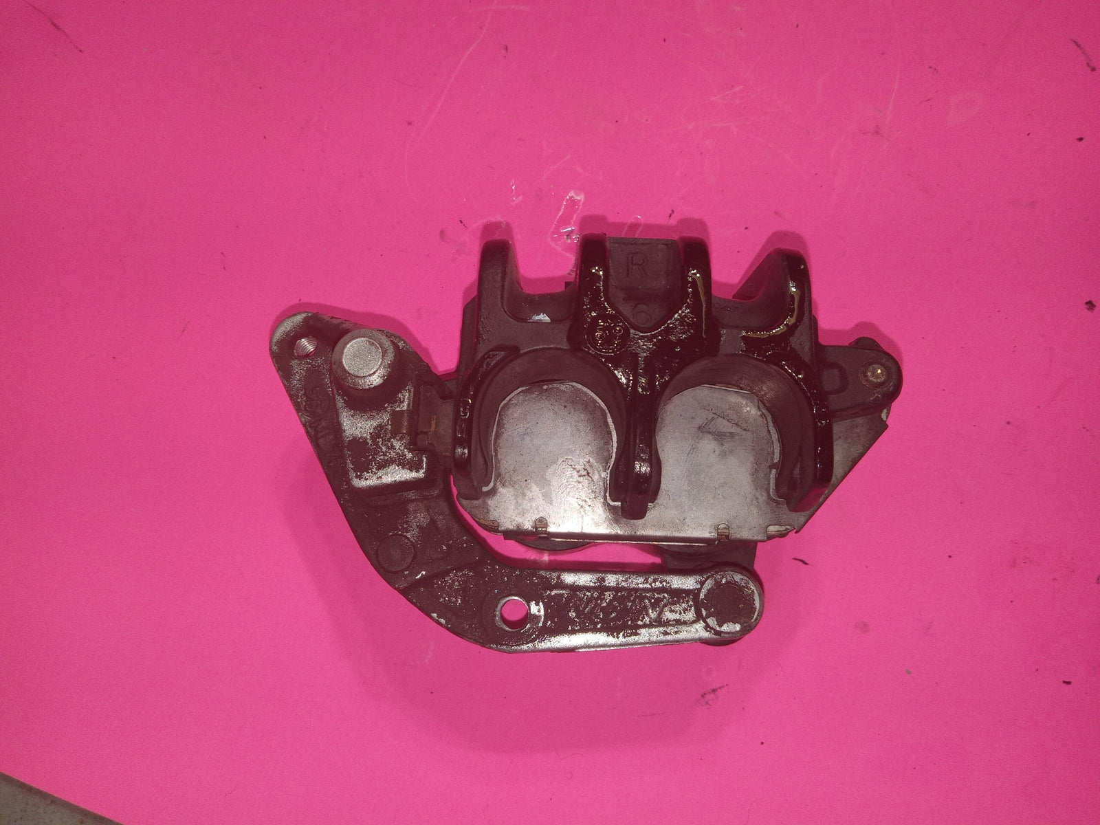 1995 SUZUKI BANDIT 600 RIGHT FRONT BRAKE CALIPER