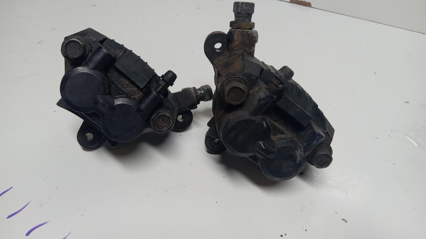 1993 SUZUKI GSXR600W OEM RIGHT LEFT FRONT BRAKE CALIPER SET PAIR CALIPERS