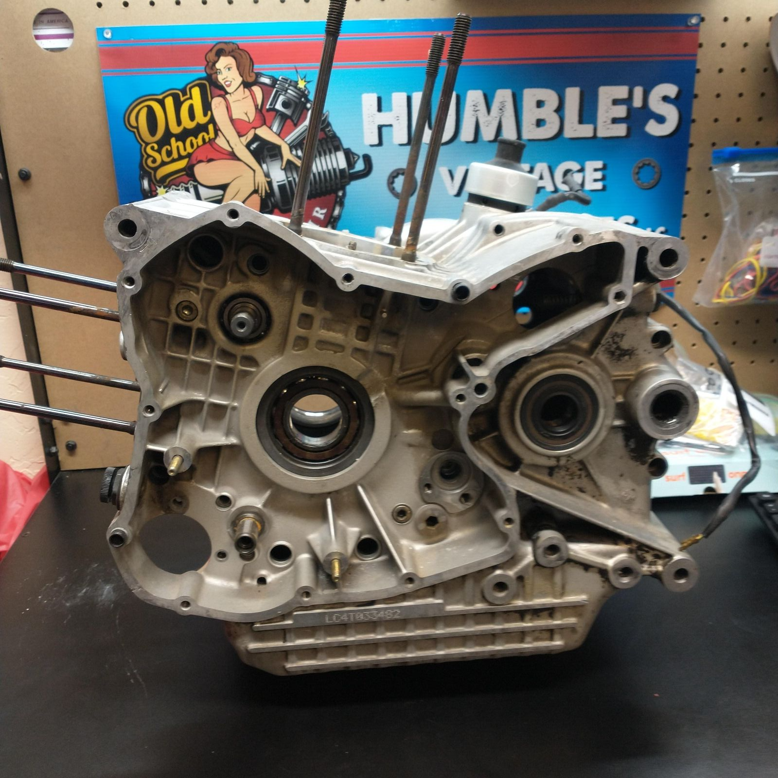 1995 DUCATI M900 MONSTER ENGINE MOTOR CRANKCASE CRANK CASES BLOCK