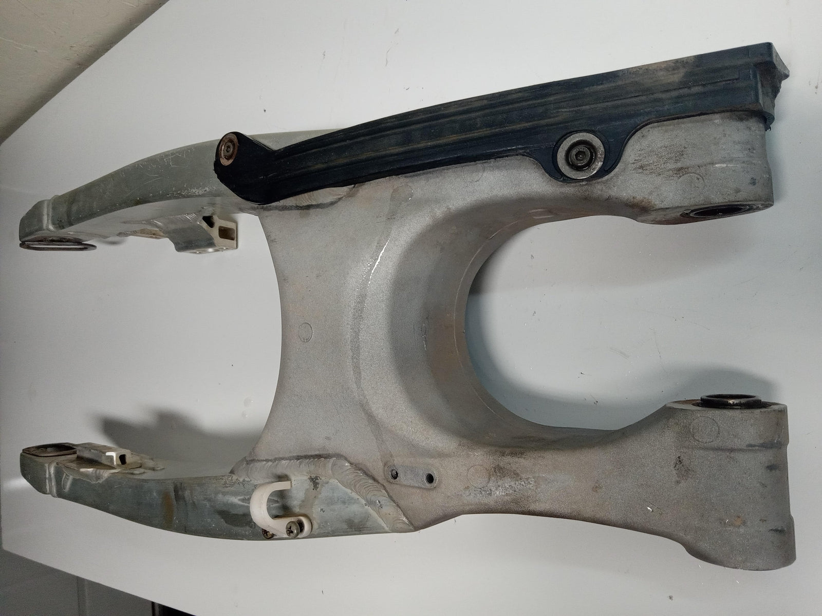 YAMAHA OEM SWINGARM SWING ARM SUSPENSION 5UN-22110-00-00