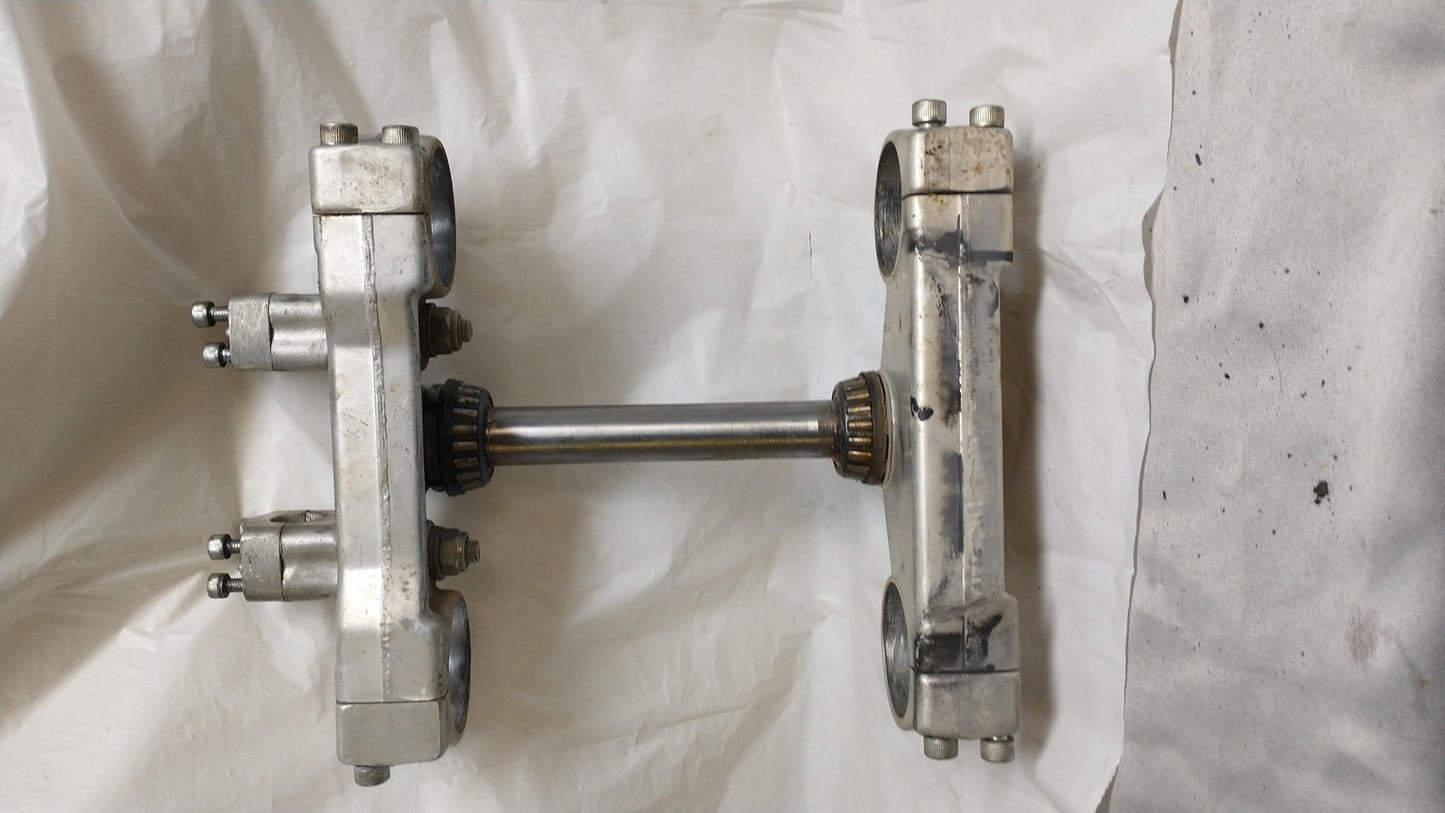 1993 HUSABERG FE501 OEM FRONT FORKS LOWER UPPER TRIPLE TREE STEM CLAMP