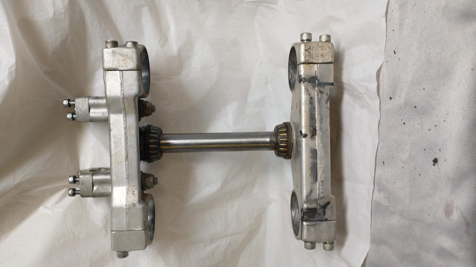 1993 HUSABERG FE501 OEM FRONT FORKS LOWER UPPER TRIPLE TREE STEM CLAMP